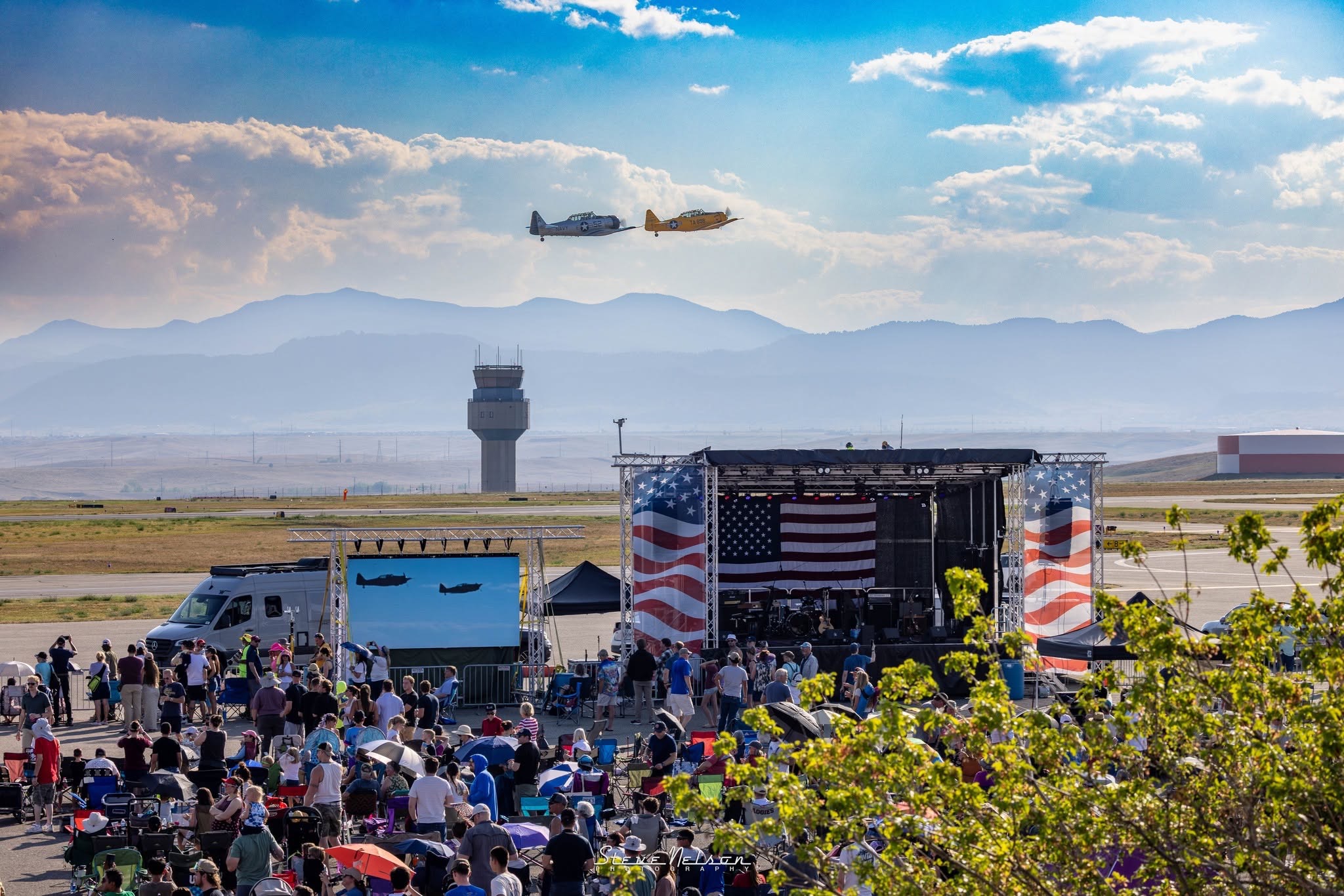 Mile High 150 Expo crowd at Rocky Mountain Metropolitan Airport, August 1, 2026